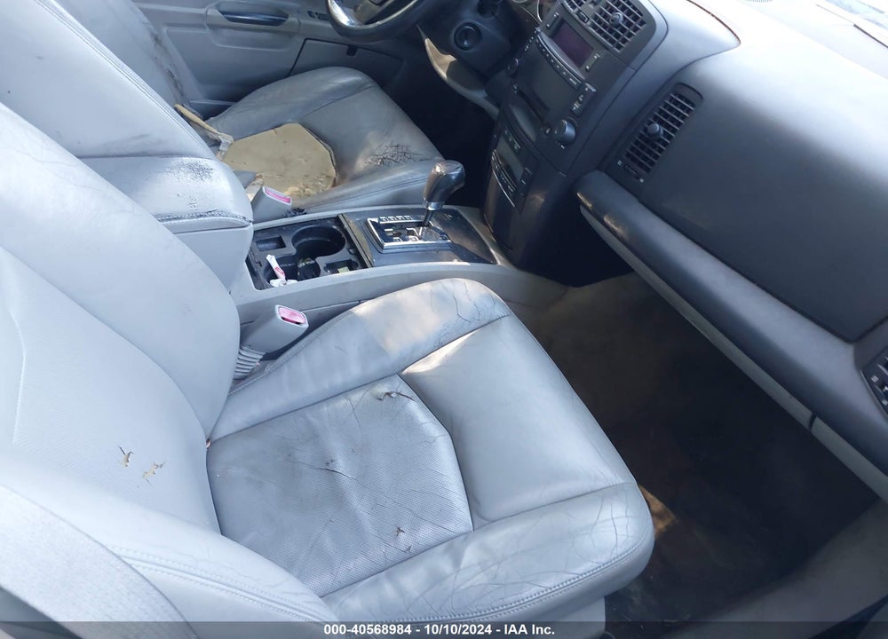 2006 CADILLAC SRX V6 VIN: 1GYEE637360119053