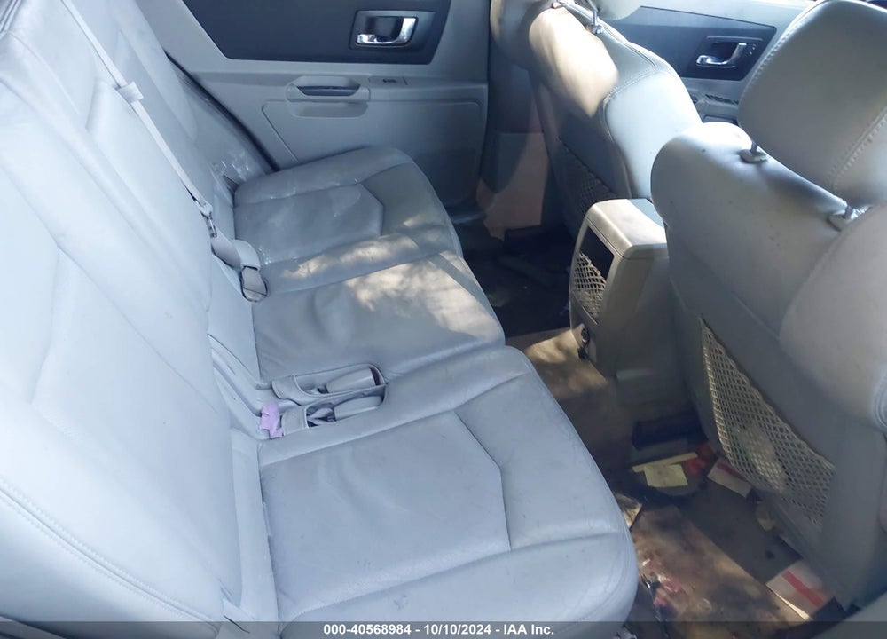2006 CADILLAC SRX V6 VIN: 1GYEE637360119053