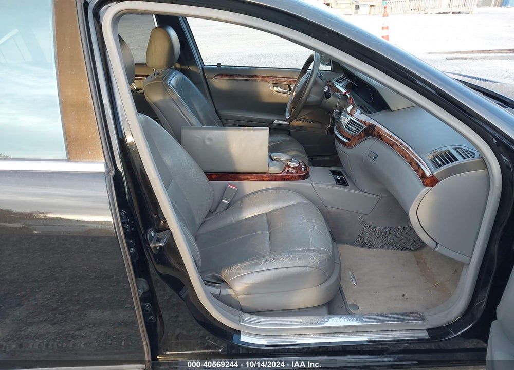 2007 MERCEDES-BENZ S 550 VIN: WDDNG71X17A039602