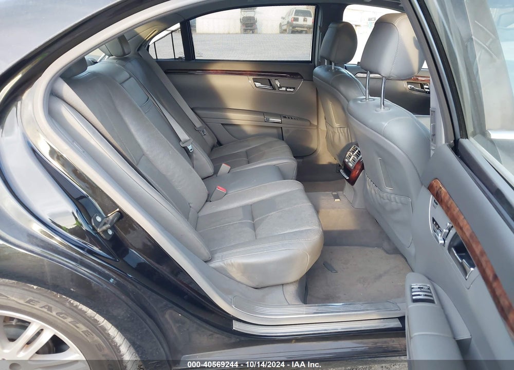 2007 MERCEDES-BENZ S 550 VIN: WDDNG71X17A039602