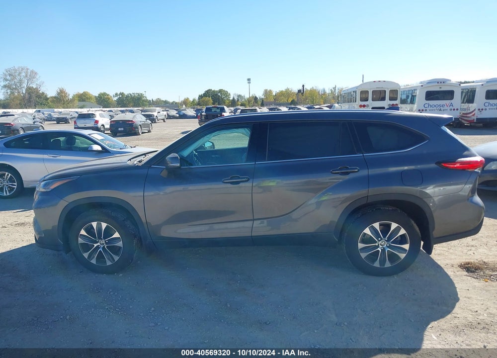 2021 TOYOTA HIGHLANDER XLE VIN: 5TDGZRBH5MS132105