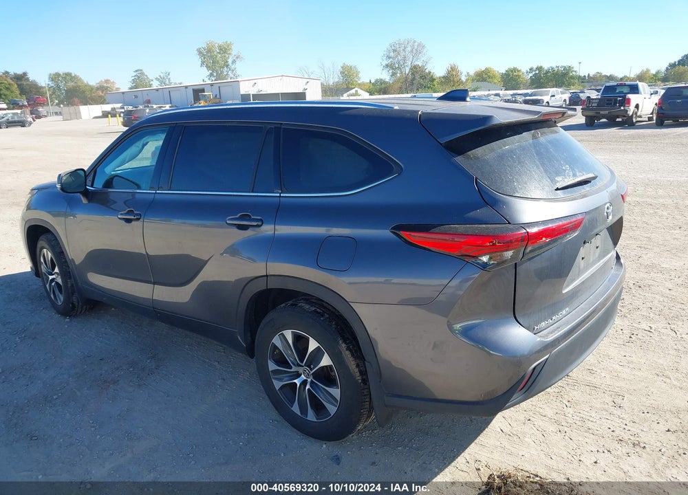 2021 TOYOTA HIGHLANDER XLE VIN: 5TDGZRBH5MS132105