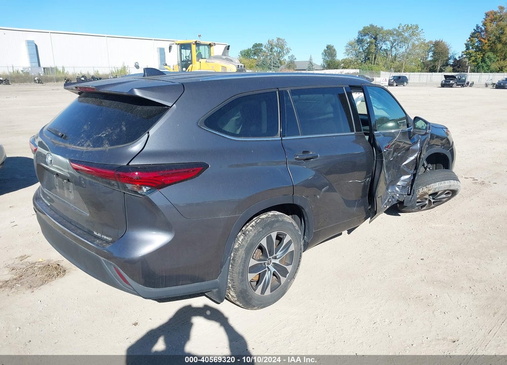 2021 TOYOTA HIGHLANDER XLE VIN: 5TDGZRBH5MS132105
