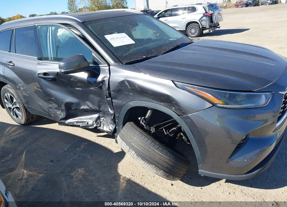 2021 TOYOTA HIGHLANDER XLE VIN: 5TDGZRBH5MS132105