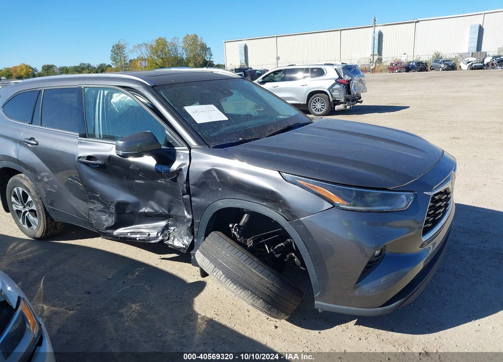 2021 TOYOTA HIGHLANDER XLE VIN: 5TDGZRBH5MS132105