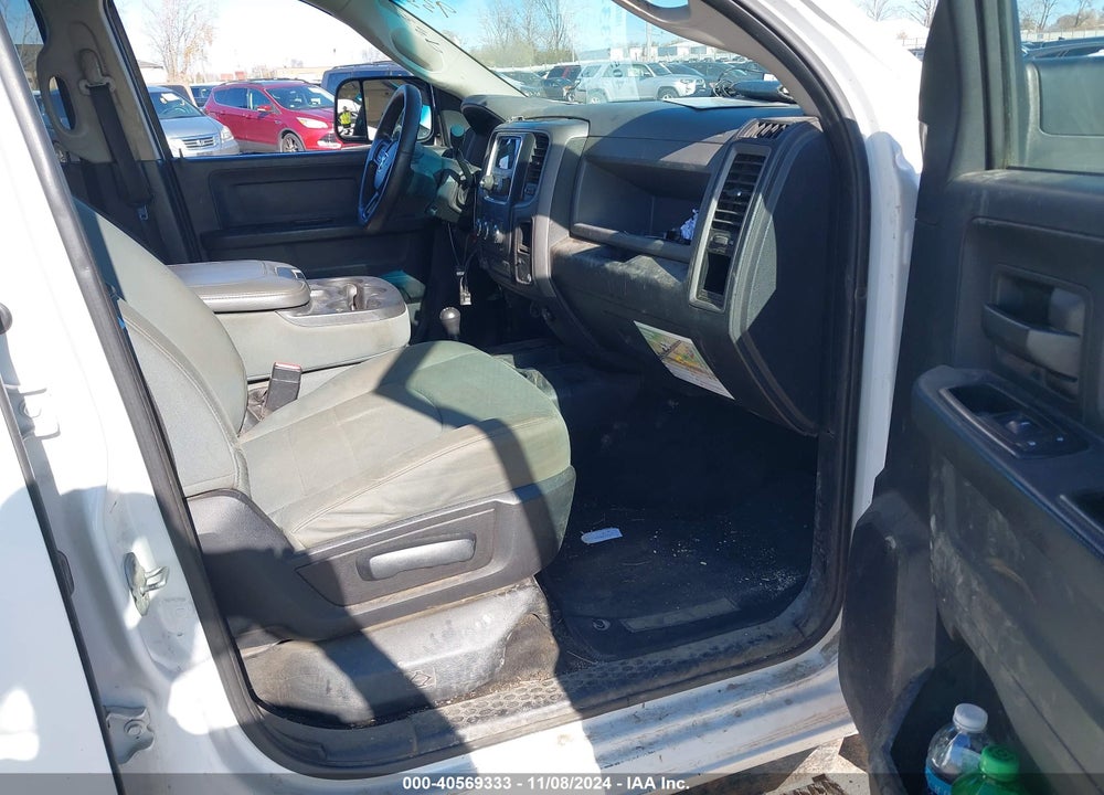 2013 RAM 2500 TRADESMAN VIN: 3C6TR5CT5DG569263