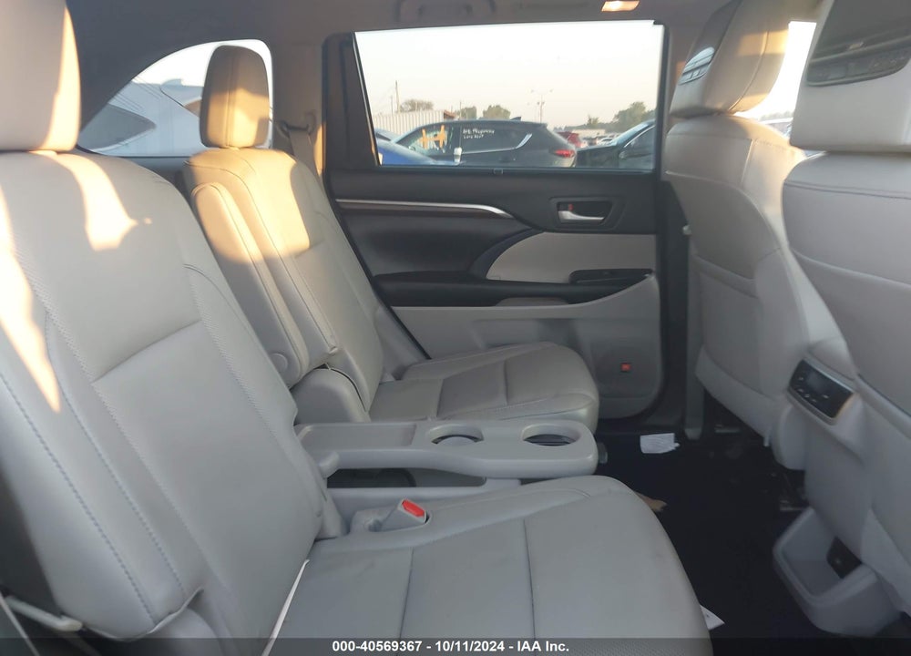 2016 TOYOTA HIGHLANDER LIMITED V6 VIN: 5TDYKRFH7GS137023