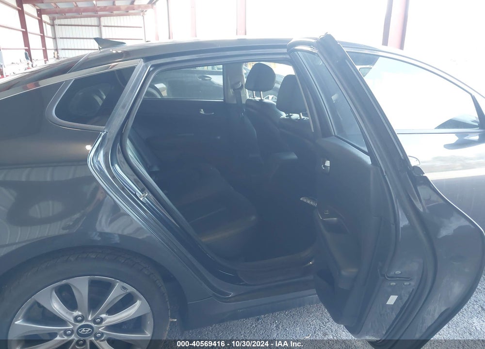 2019 KIA OPTIMA S VIN: 5XXGT4L39KG280411