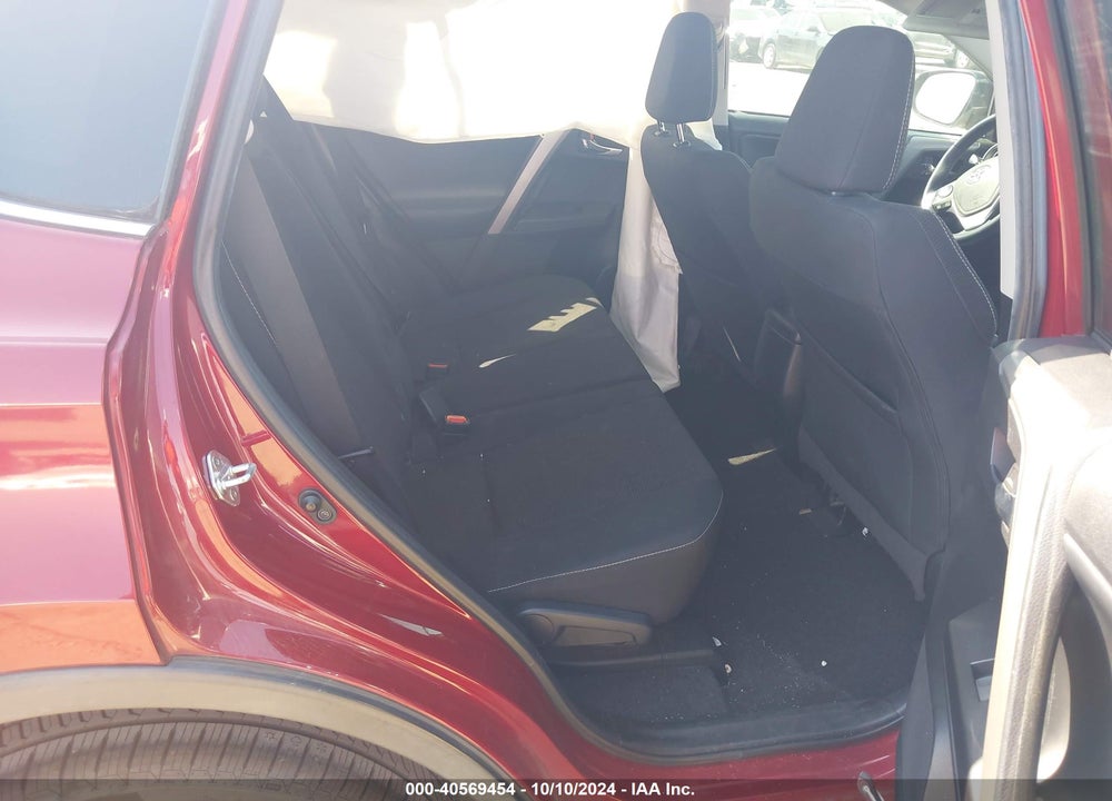 2018 TOYOTA RAV4 ADVENTURE/XLE VIN: 2T3WFREVXJW429953
