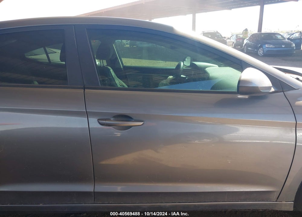 2017 HYUNDAI ELANTRA SE VIN: KMHD74LF3HU394713