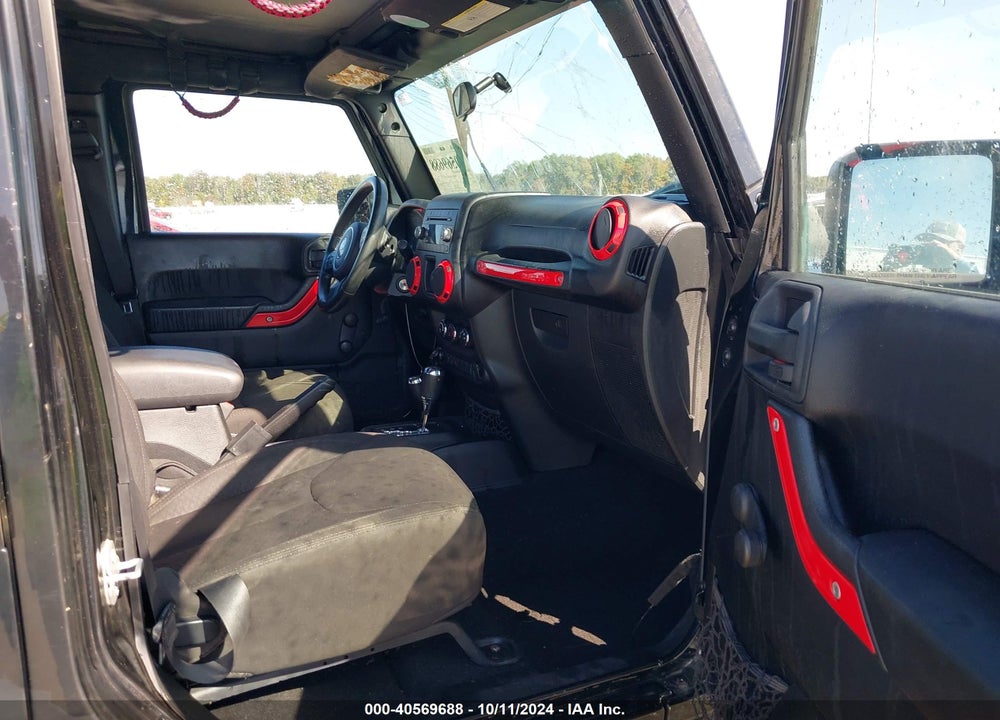 2015 JEEP WRANGLER UNLIMITED SPORT VIN: 1C4BJWDG9FL641042