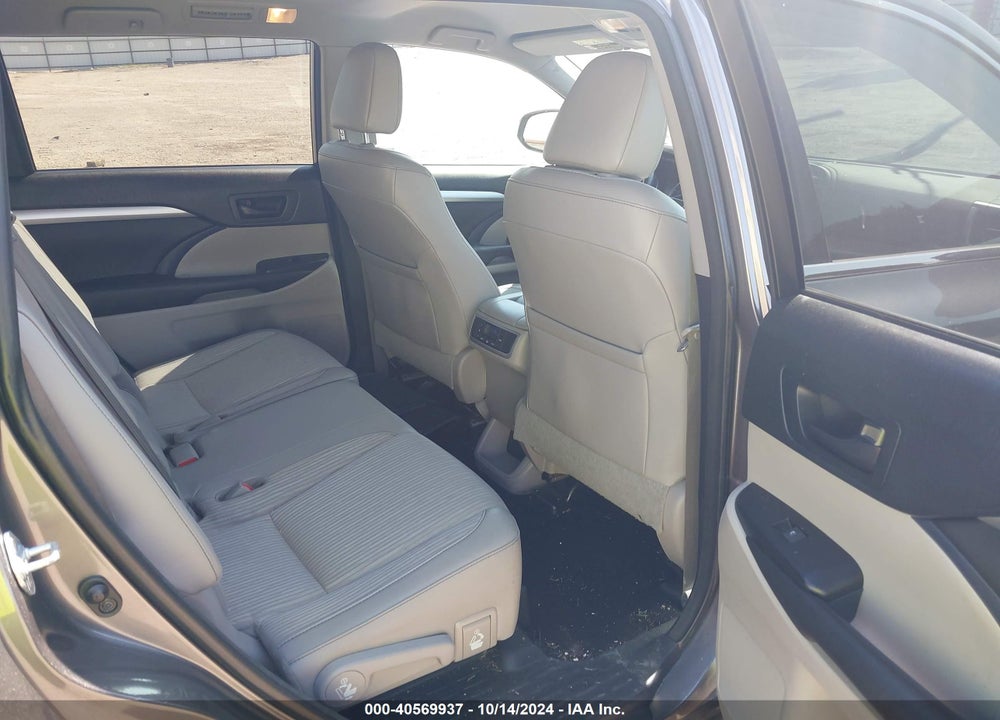 2017 TOYOTA HIGHLANDER LE PLUS VIN: 5TDZZRFH4HS206011