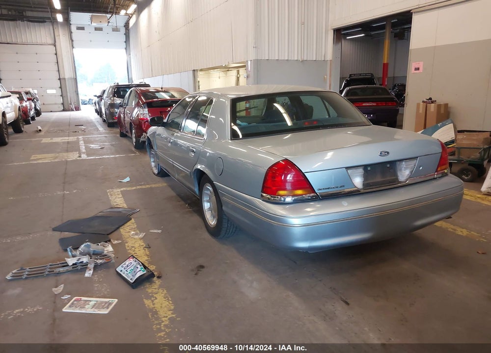 2001 FORD CROWN VICTORIA VIN: 2FAFP74W61X140544