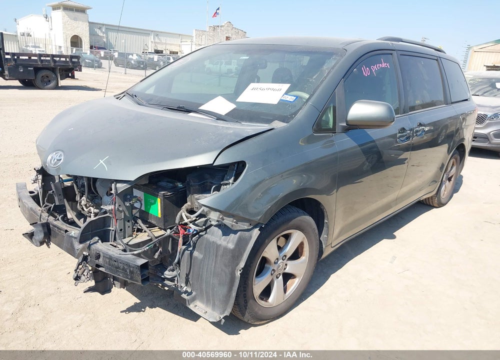 2014 TOYOTA SIENNA LE V6 8 PASSENGER VIN: 5TDKK3DC9ES443406