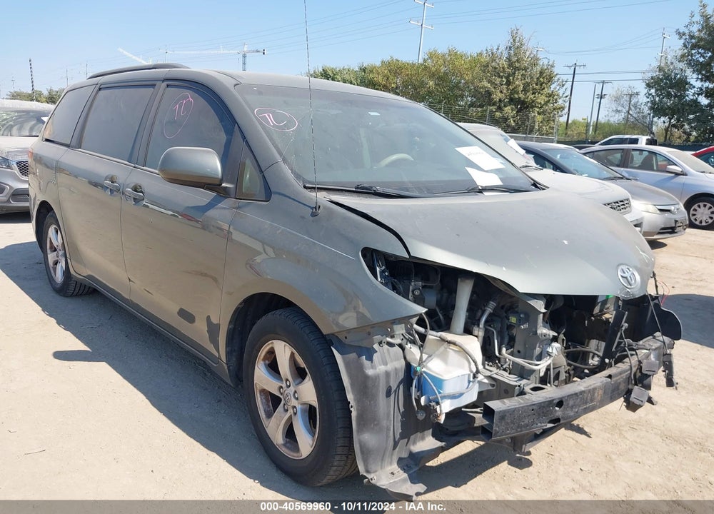 2014 TOYOTA SIENNA LE V6 8 PASSENGER VIN: 5TDKK3DC9ES443406