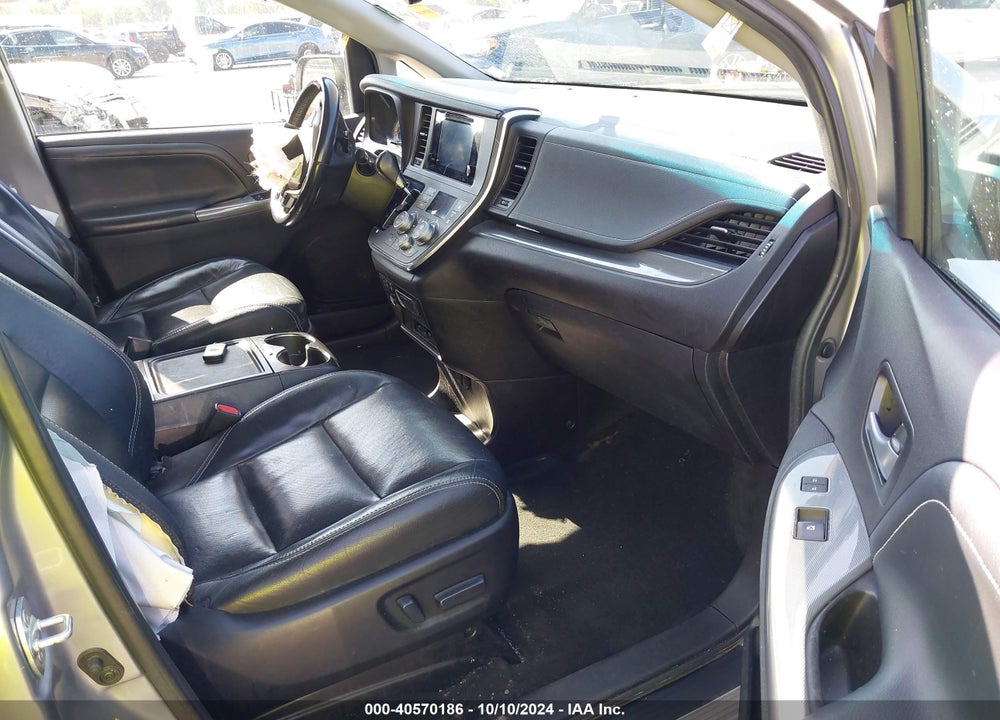2017 TOYOTA SIENNA SE VIN: 5TDXZ3DC3HS873146