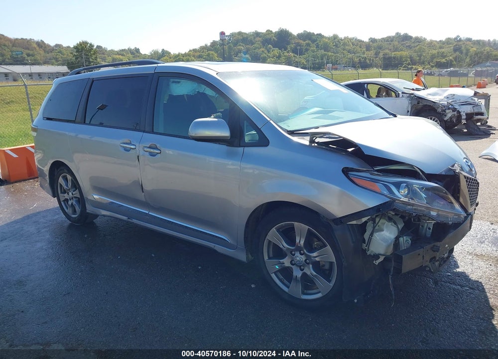 2017 TOYOTA SIENNA SE VIN: 5TDXZ3DC3HS873146
