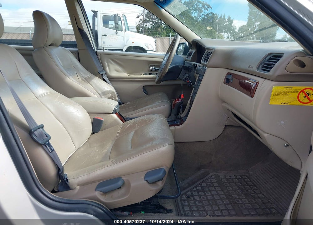 2000 VOLVO S70 SE VIN: YV1LS61J5Y2662278