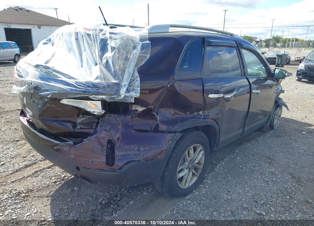 2014 KIA SORENTO LX VIN: 5XYKT3A60EG455131
