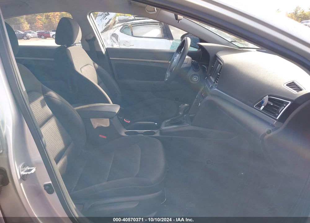 2018 HYUNDAI ELANTRA SEL VIN: 5NPD84LF4JH276882