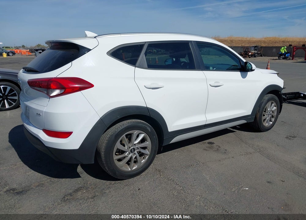 2018 HYUNDAI TUCSON SEL VIN: KM8J3CA46JU825402