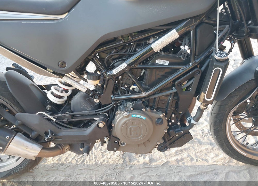 2022 HUSQVARNA VITPILEN 401/SVARTPILEN 401 VIN: MD2JUJ407NC206232