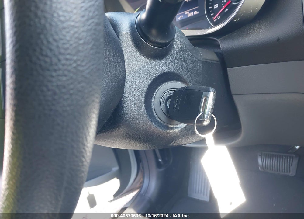 2017 KIA FORTE LX VIN: 3KPFK4A73HE115198