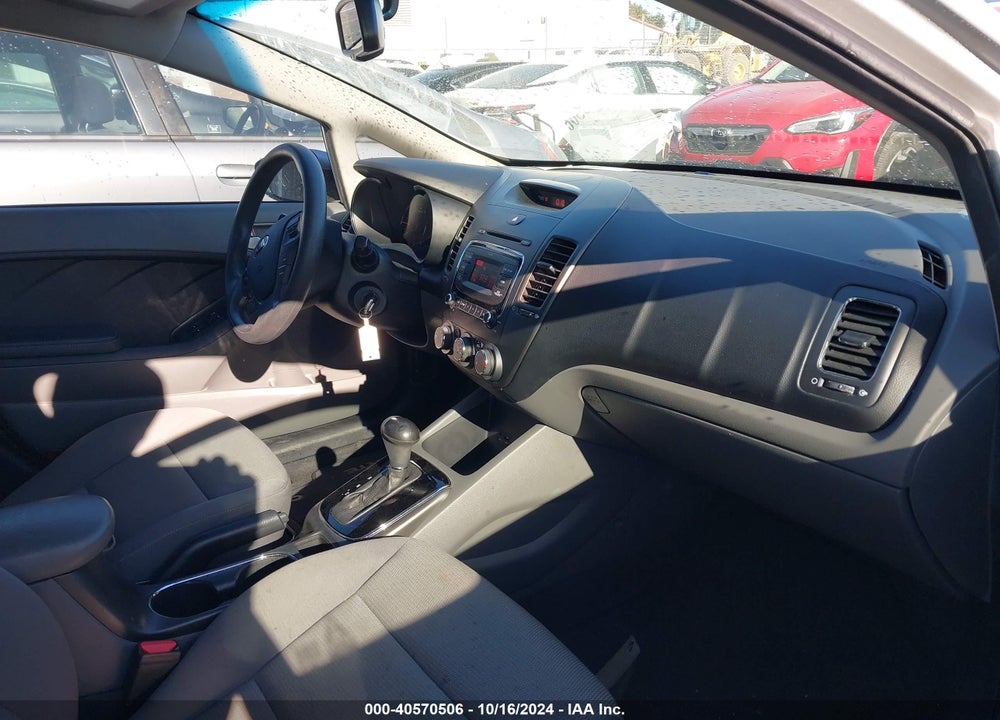 2017 KIA FORTE LX VIN: 3KPFK4A73HE115198