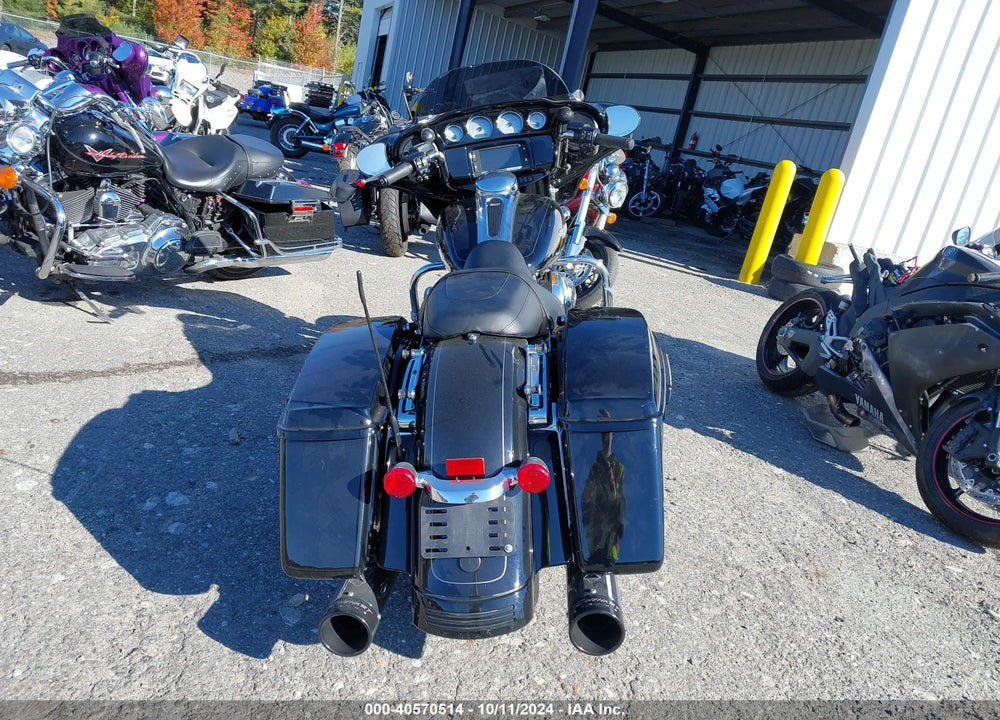 2015 HARLEY-DAVIDSON FLHXS STREET GLIDE SPECIAL VIN: 1HD1KRM18FB658327