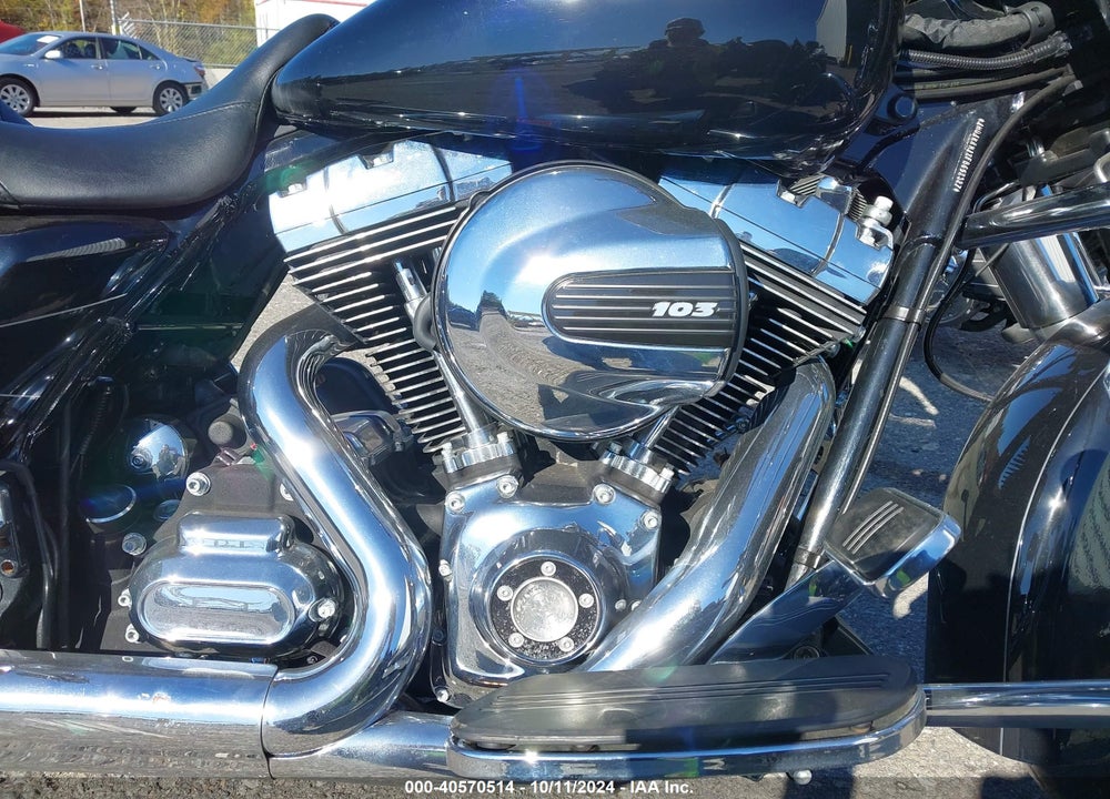 2015 HARLEY-DAVIDSON FLHXS STREET GLIDE SPECIAL VIN: 1HD1KRM18FB658327