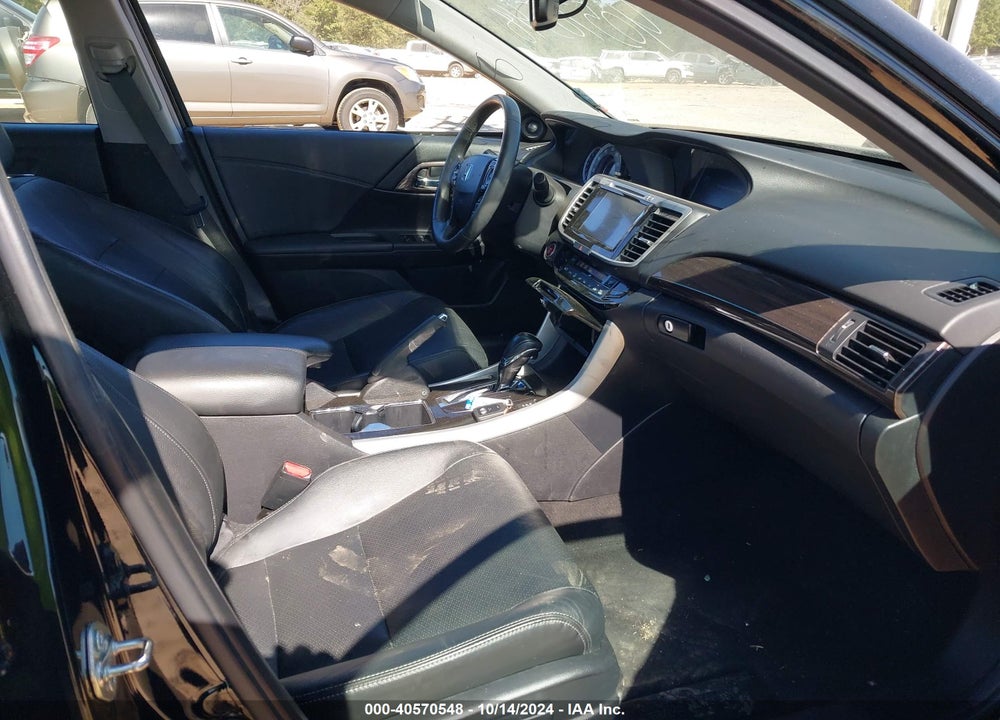 2017 HONDA ACCORD EX-L VIN: 1HGCR2F9XHA043028