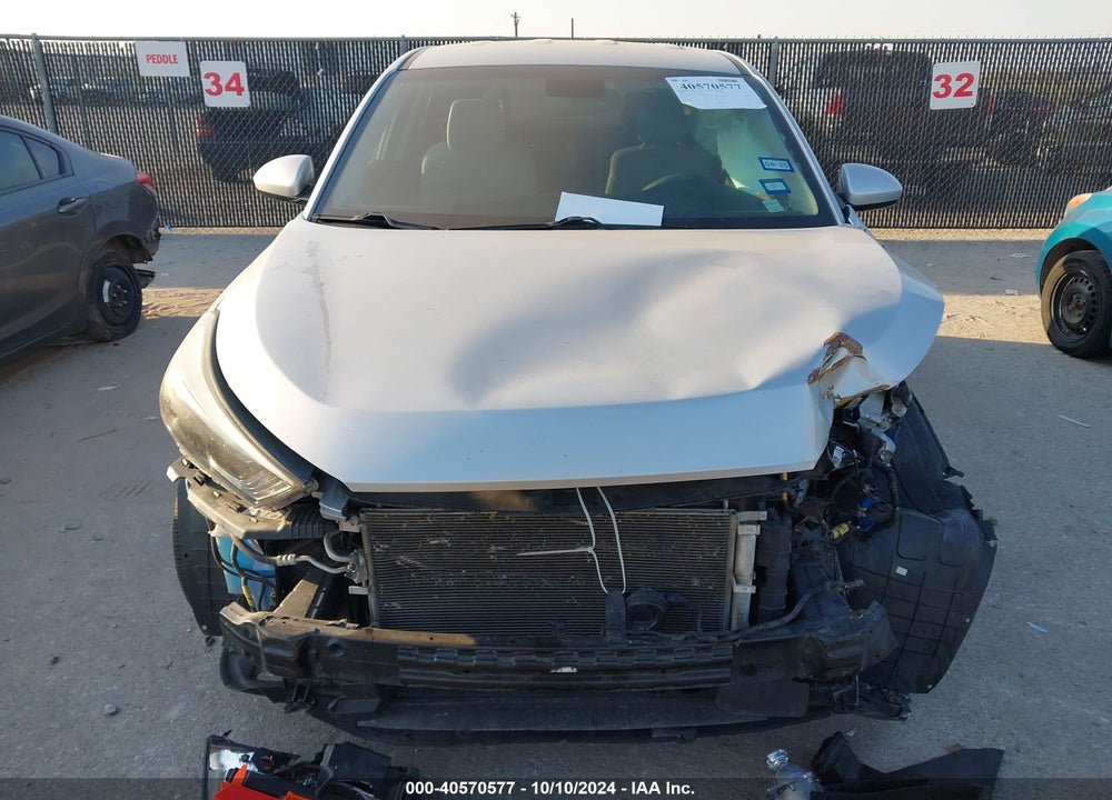 2016 HYUNDAI TUCSON SE VIN: KM8J23A43GU240546