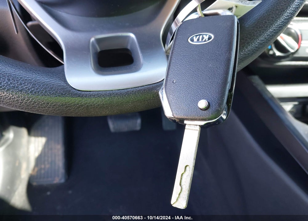 2020 KIA SOUL LX VIN: KNDJ23AU2L7012065
