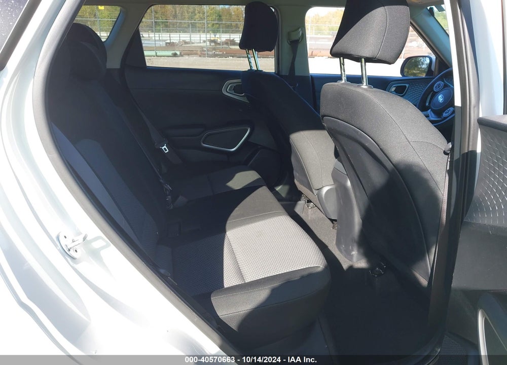2020 KIA SOUL LX VIN: KNDJ23AU2L7012065