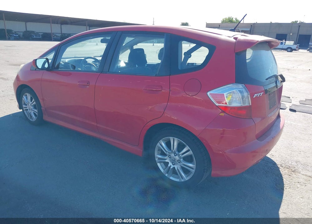 2011 HONDA FIT SPORT VIN: JHMGE8H55BS008387
