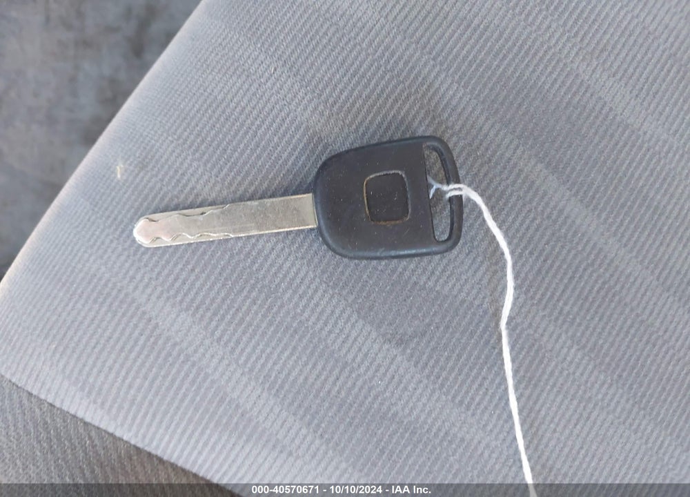 2005 HONDA CIVIC LX VIN: 2HGES16505H538663
