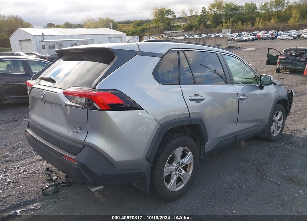 2019 TOYOTA RAV4 XLE VIN: JTMP1RFV1KD500795