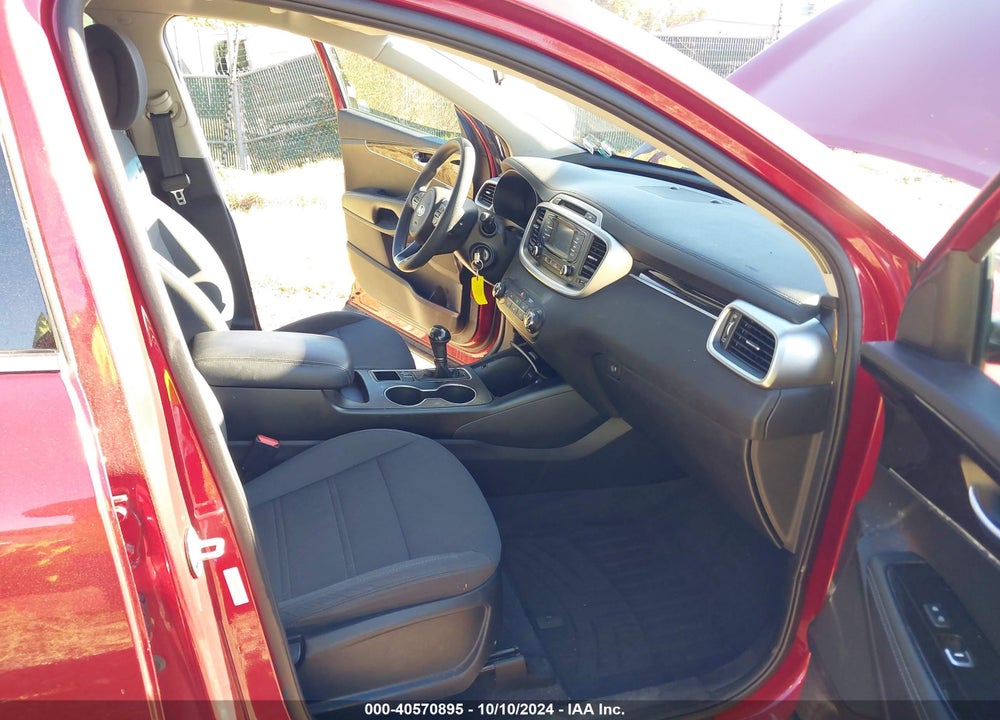2016 KIA SORENTO 3.3L LX VIN: 5XYPGDA5XGG173749