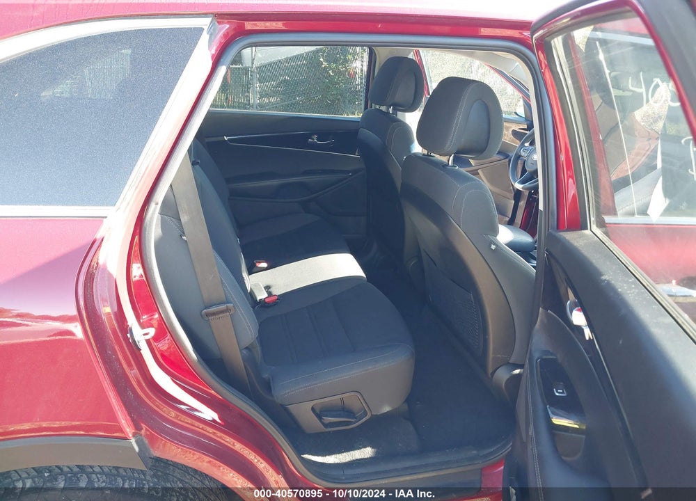 2016 KIA SORENTO 3.3L LX VIN: 5XYPGDA5XGG173749