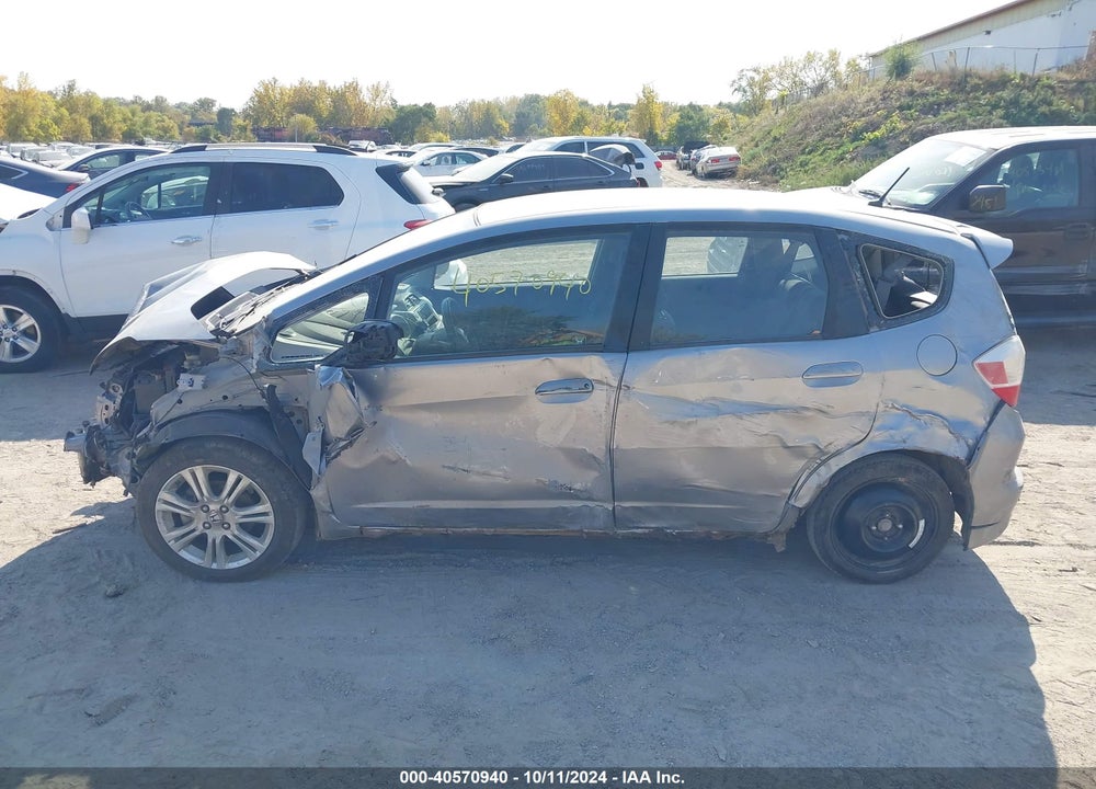 2009 HONDA FIT SPORT VIN: JHMGE884X9C005917