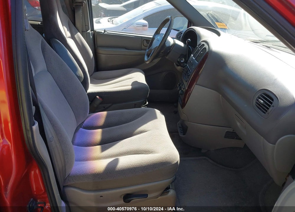 2002 CHRYSLER TOWN & COUNTRY LX VIN: 2C4GP44362R568297