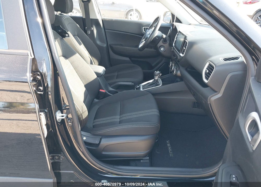 2022 HYUNDAI VENUE SEL VIN: KMHRC8A38NU172472
