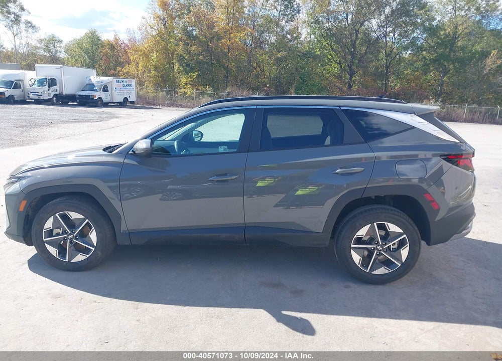 2025 HYUNDAI TUCSON SEL VIN: 5NMJBCDEXSH438761