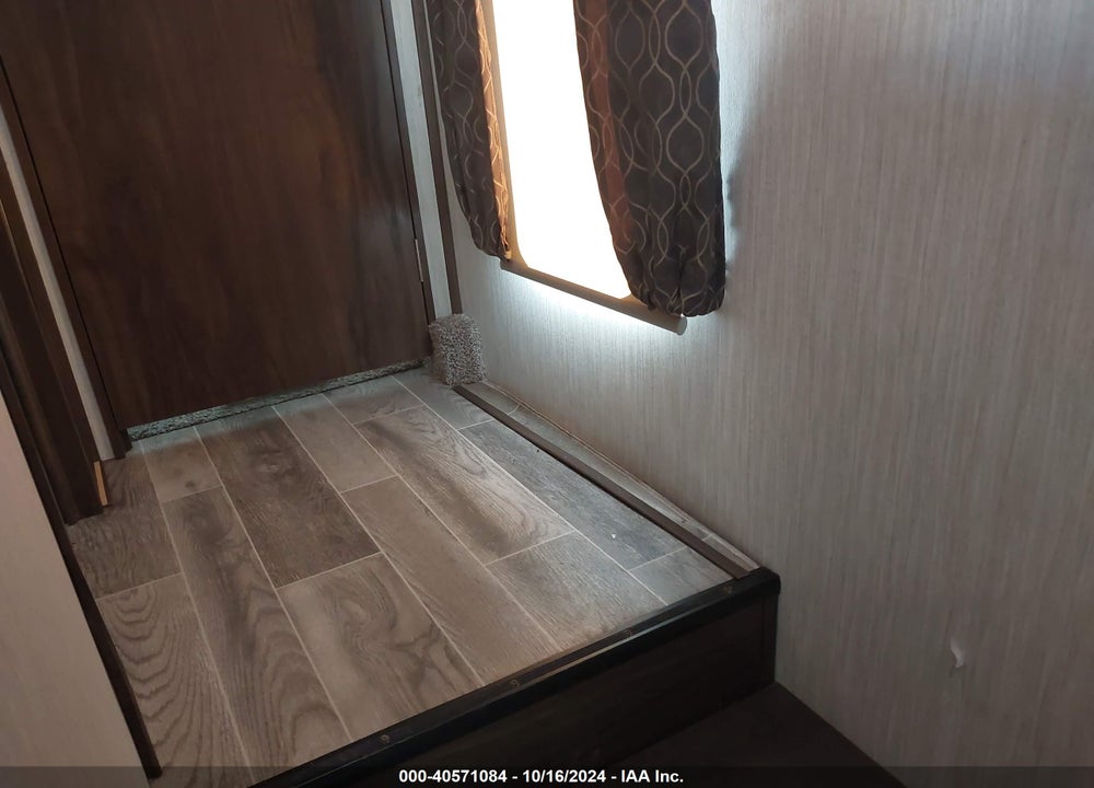 2019 FORE 305ML6 VIN: 5ZT3CKWB8K2703585
