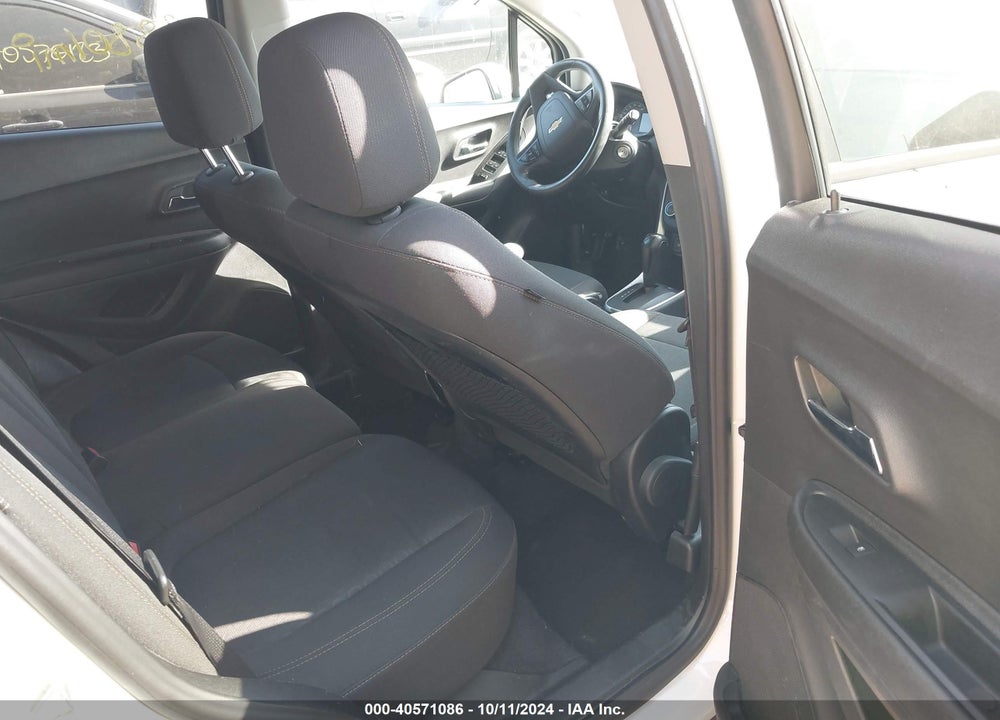 2019 CHEVROLET TRAX LS VIN: 3GNCJKSB1KL374747