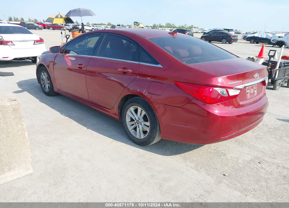2013 HYUNDAI SONATA GLS VIN: 5NPEB4AC4DH776852
