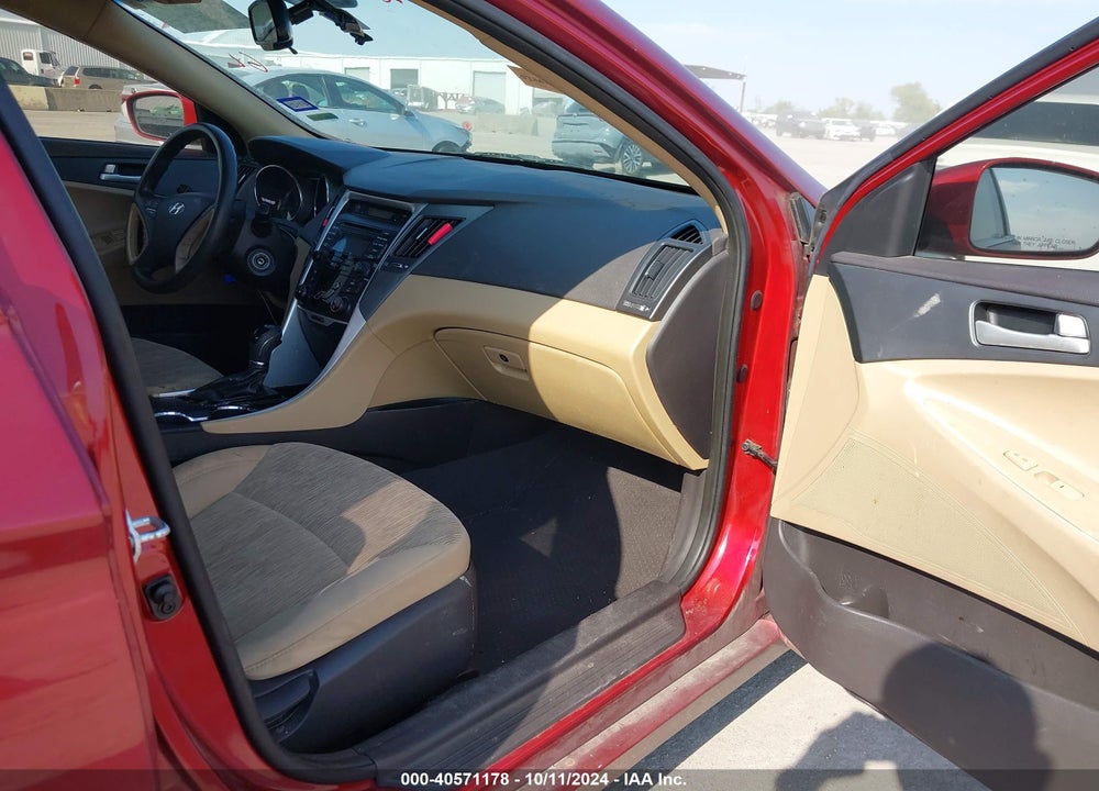 2013 HYUNDAI SONATA GLS VIN: 5NPEB4AC4DH776852