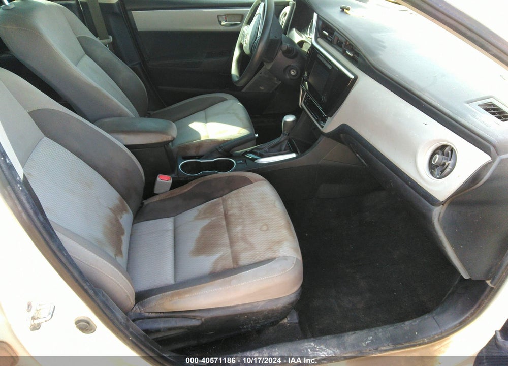 2018 TOYOTA COROLLA LE VIN: 5YFBURHEXJP750787