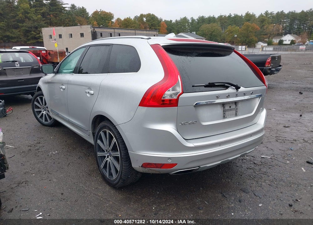 2017 VOLVO XC60 T6 INSCRIPTION VIN: YV449MRUXH2023805