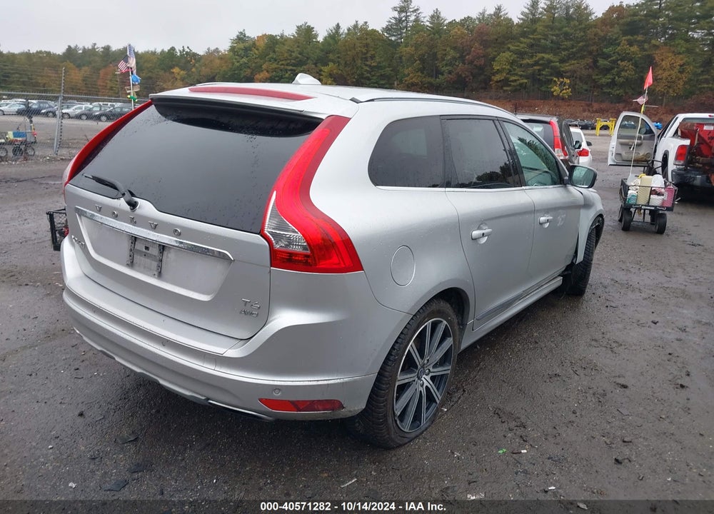 2017 VOLVO XC60 T6 INSCRIPTION VIN: YV449MRUXH2023805